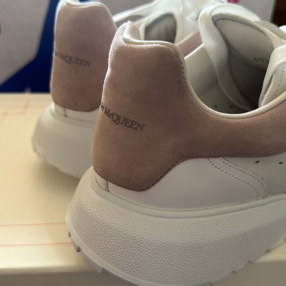 Alexander McQueen white sneakers size 40 - Picture 6 of 8